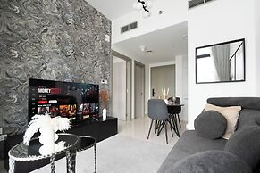 KeyRock - Modern 1BR in Zada with Pool