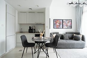 KeyRock - Modern 1BR in Zada with Pool