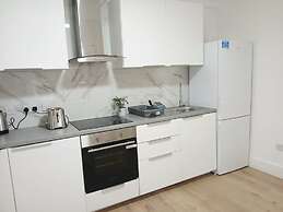 Harrow Haven - Spacious 3 Bedroom House