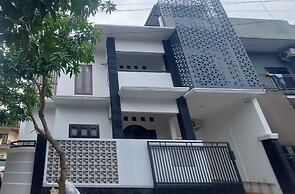 Shini Guest House
