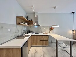Kono Studios & Suites