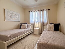 Cozy Apartment Close to the Beach
