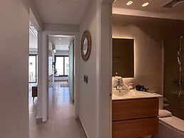 Beautiful Brand new Beach Condo w Picuzzi