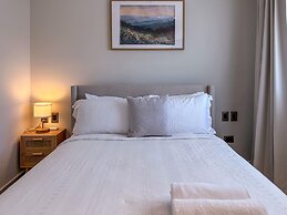 Beautiful Brand new Beach Condo w Picuzzi