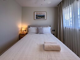Beautiful Brand new Beach Condo w Picuzzi