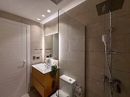 Beautiful Brand new Beach Condo w Picuzzi