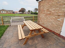 51 Longstone Park