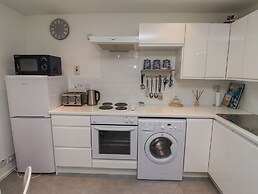 51 Longstone Park