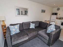 51 Longstone Park