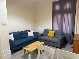Cozy Leicester Apartment Retreat