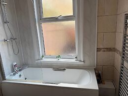 Cozy Leicester Apartment Retreat