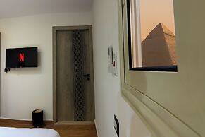Point Pyramids View Inn
