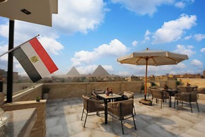 Point Pyramids View Inn