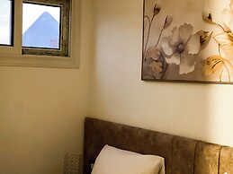 Point Pyramids View Inn