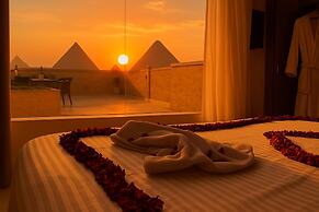 Point Pyramids View Inn