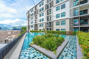 Chic Condo Near Shops & Nightlife C203