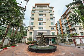 950m to Patong Beach Pool&Gym C211