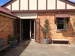 Pierrepoint Wines & Accommodation