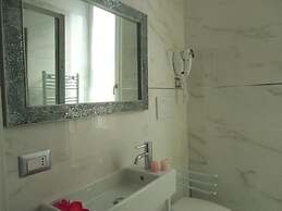 CAMEO B&b