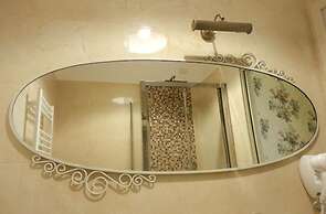 CAMEO B&b