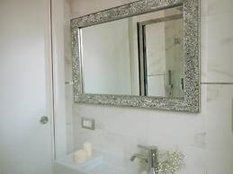 CAMEO B&b