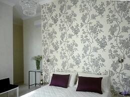 CAMEO B&b