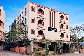 Super Townhouse Chandpole Metro Station