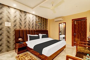 Super Townhouse OAK The Dev Regency