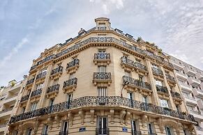 Modern Apartment Invalides Eiffel Tower