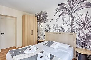 Modern Apartment Invalides Eiffel Tower
