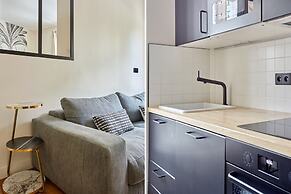 Modern Apartment Invalides Eiffel Tower
