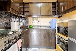 Lovely Skyview Haven -near BGC