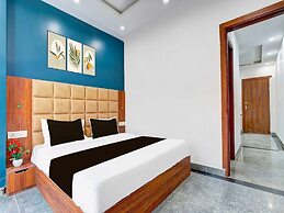 Townhouse Oak Sector 62 Paras Trinity