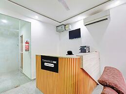 Townhouse Oak Sector 62 Paras Trinity