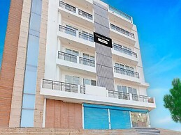 Townhouse Oak Sector 62 Paras Trinity