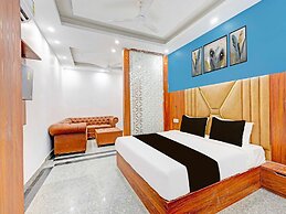 Townhouse Oak Sector 62 Paras Trinity