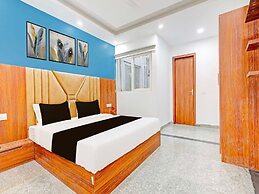 Townhouse Oak Sector 62 Paras Trinity