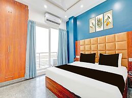 Townhouse Oak Sector 62 Paras Trinity