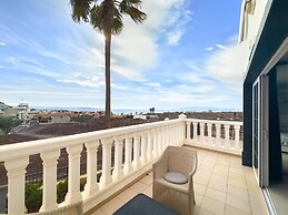 Heated Pool Stunning Sea Views