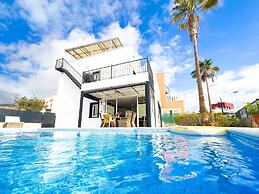 Heated Pool Stunning Sea Views