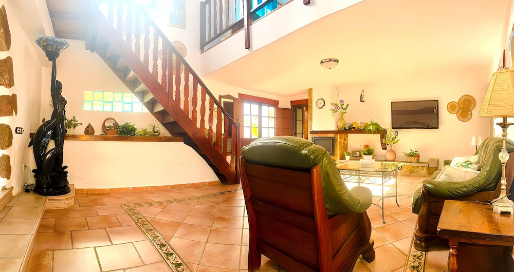 Villa Medinilla With Private Pool in Conil