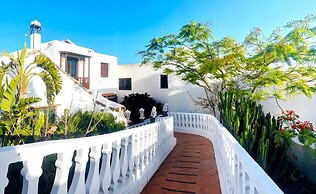 Villa Medinilla With Private Pool in Conil