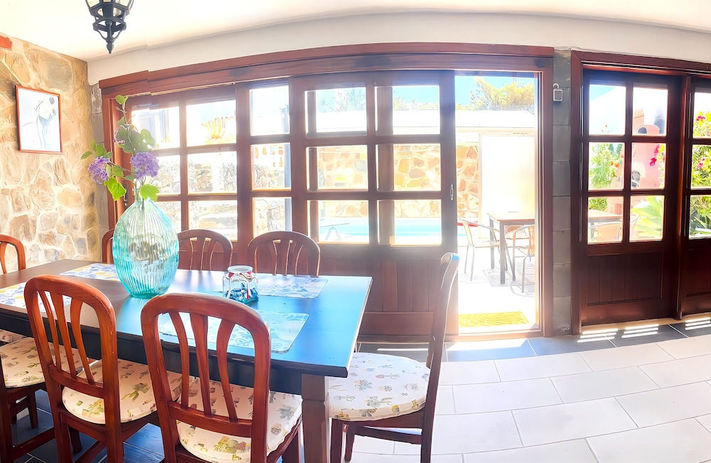 Villa Medinilla With Private Pool in Conil