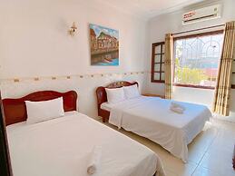DK's Backpacker Hotel