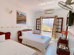 DK's Backpacker Hotel