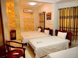 DK's Backpacker Hotel