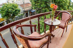 DK's Backpacker Hotel