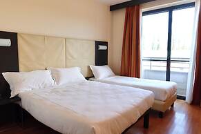 Raya Hotel