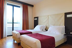 Raya Hotel