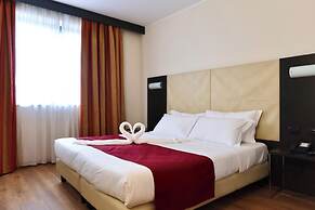 Raya Hotel